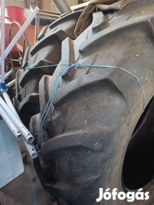 Eladó traktor gumiabroncs