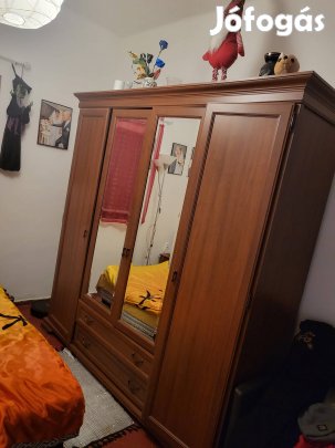 Eladó tükrös szekrény és 2ejjeli szekrény 