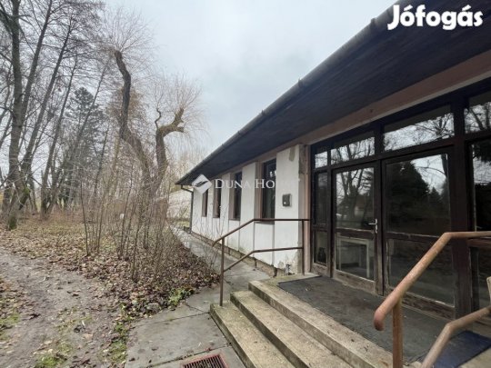 Eladó üdülő,ház, Doboz