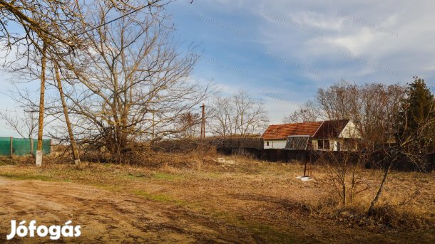 Eladó üdülőövezeti telek, Tápiószentmárton