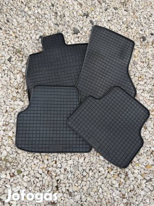 Eladó új  Skoda Octavia Utángyártott Gumiszőnyeg garnitúra! 