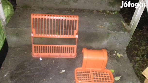 Eladó új "retro" műanyag fürdőszoba kiegészítők