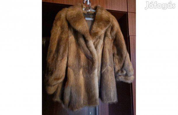 Eladó új, röviditett, 40-s mértű női pézsmabunda. Ár 20 000Ft