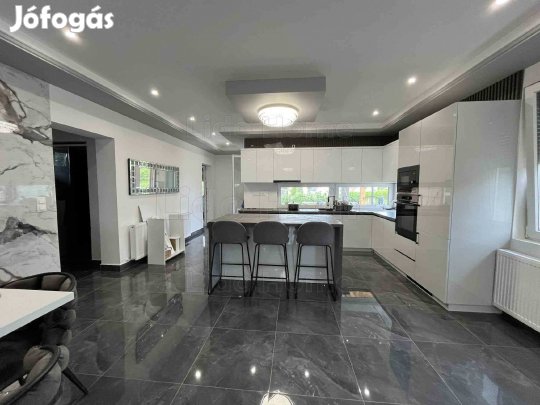 Eladó új építésű Családi hát Szőlősgyörökben!