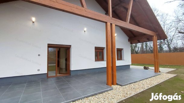 Eladó új építésű, 3 szobás, nagy teraszos sorházi lakás