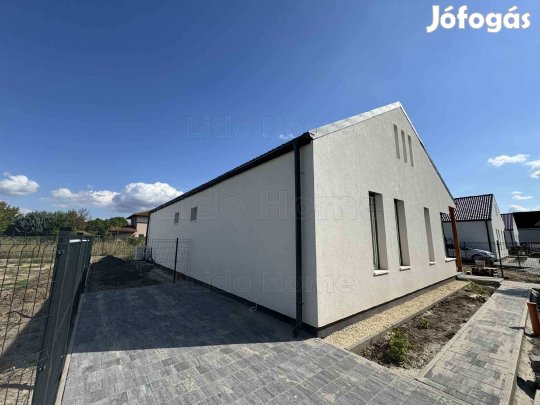Eladó új építésű lakóház Siófokon!
