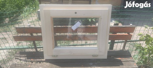 Eladó új fa ablak, tokméret 68x58 cm