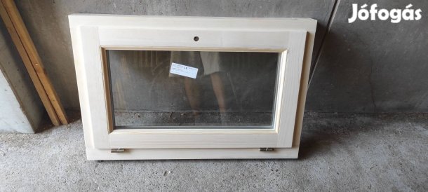 Eladó új fa ablak, tokméret 88x58 cm