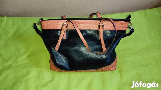 Eladó új szerű Női Vál táska