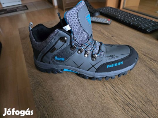 Eladó új téli cipő 43 méretben
