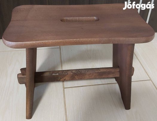 Eladó új tömör bükkfa masszív gyönyörű sámli stoki