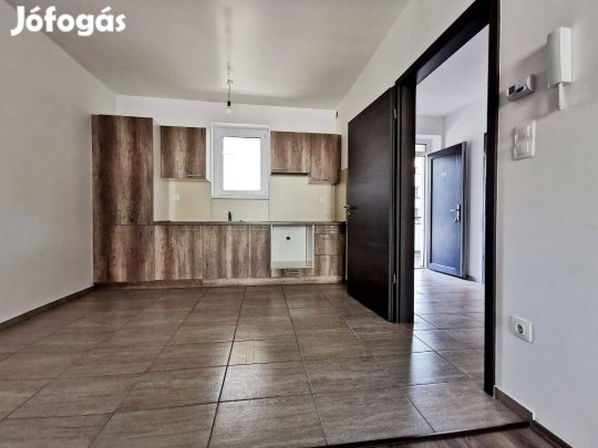 Eladó újszerű, 3.emeleti lakás Debrecen Belváros