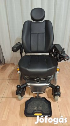 Eladó újszerű ezüst színű HP6CL kül- és beltéri elektromos kerekesszék