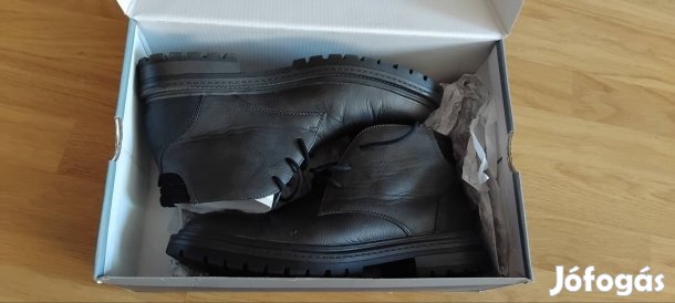 Eladó újszerű férfi cipő