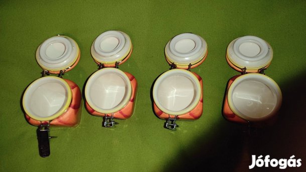 Eladó újszerű fűszer tartó 4 db