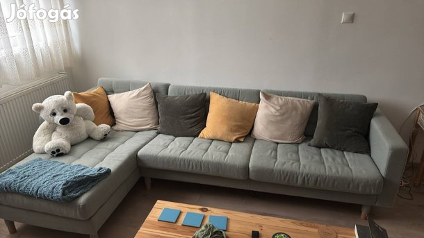 Eladó újszerű ikeás kanapé