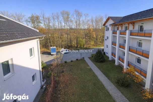 Eladó újszerű lakás Veresegyházon, Ligetekben