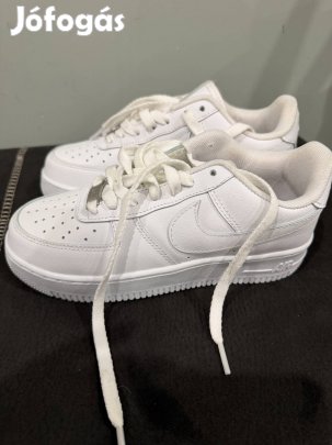 Eladó unisex Nike cipő