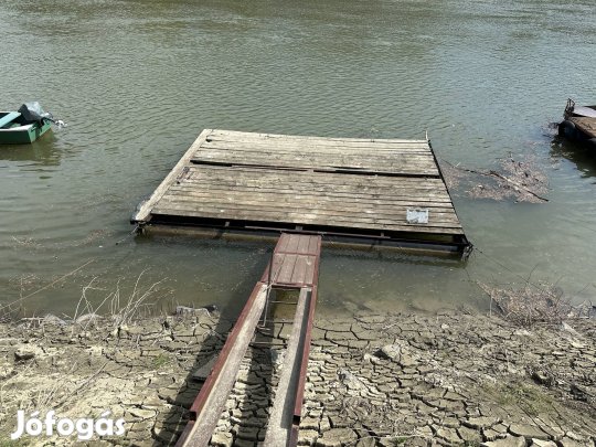 Eladó úszó stég