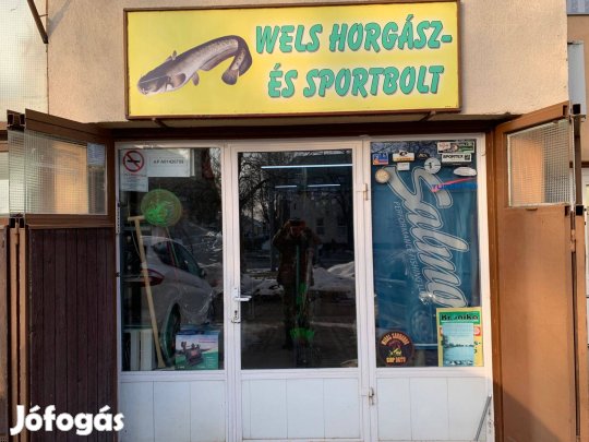 Eladó utcai bejáratos üzlethelyiség, Szekszárd, Rákóczi utca 86