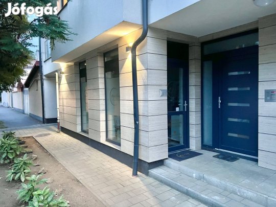 Eladó utcai bejáratos üzlethelyiség - Nyíregyházán