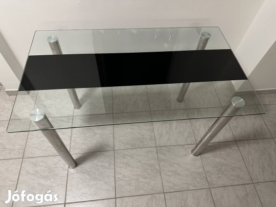 Eladó üveg étkezőasztal 