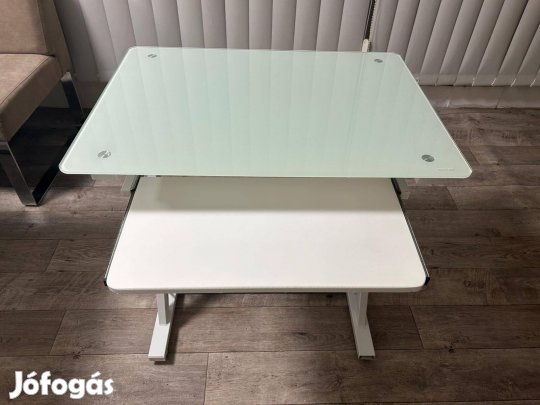 Eladó üveg számítógép asztal