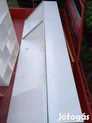 Eladó üveges sarok szekrény