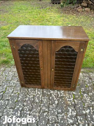 Eladó üveges szekrény/vitrin