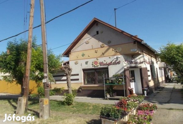 Eladó üzlethelyiség