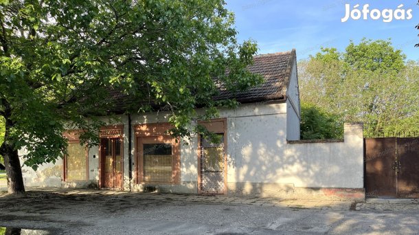 Eladó üzlethelyiség Bácsalmáson