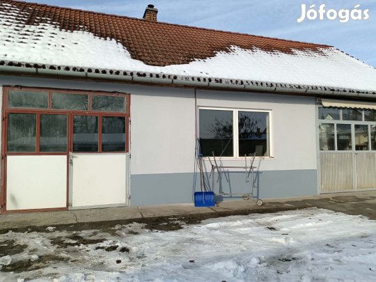 Eladó üzlethelyiség, Taszár