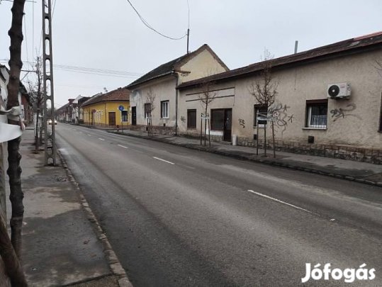 Eladó üzlethelyiség - Budapest IV. kerület, Csokonai utca