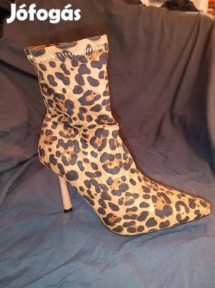 Eladó vadonatúj 38 as bokacsizma leopárd mintával
