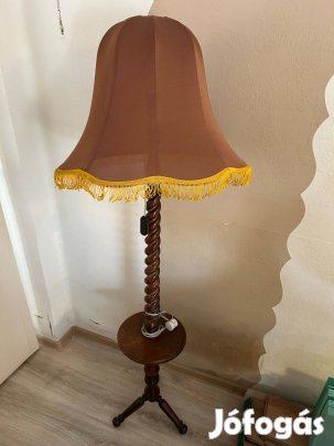 Eladó vagy cserélhető állólámpa