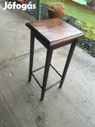 Eladó vagy cserélhető virágtartó