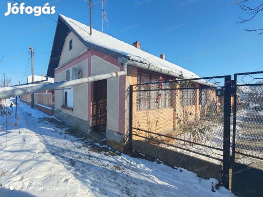 Eladó vályogház Körösladány csendes részén - Klasszikus parasztház