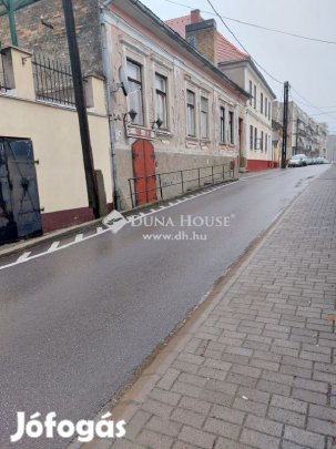 Eladó vendéglátás, Baja