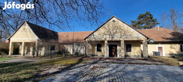 Eladó vendéglátó egység, Németkér Németkér, 149000000 Ft, 830 n 944_gz