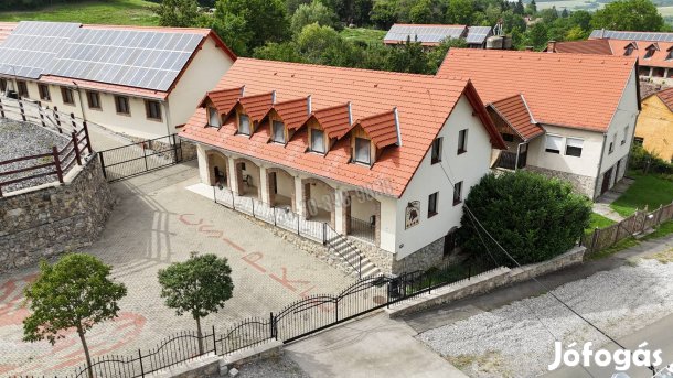 Eladó vendéglátó egység, Orfű, 320000000 Ft, 181 nm