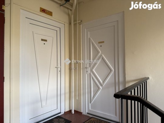 Eladó világos, napfényes lakás Pécsett a Tildy Zoltán utcában!