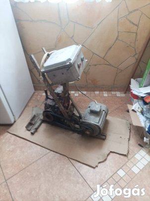 Eladó villanymotor hajtóművel egybeépítve