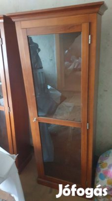 Eladó vitrin szekrény 