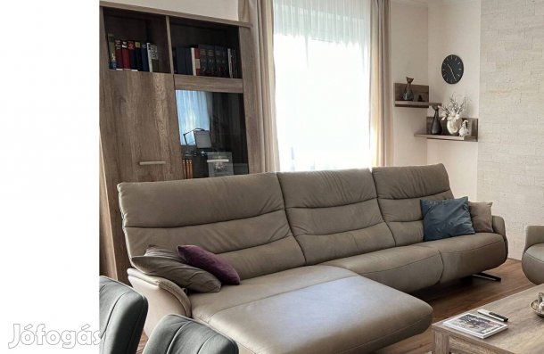 Eladó vitrines magasszekrény