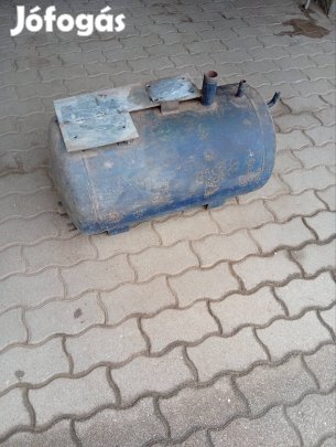 Eladó víztartály