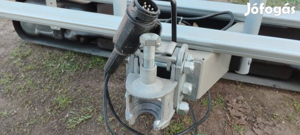 Eladó vonóhorogra szerelhető kerekpár szállító 