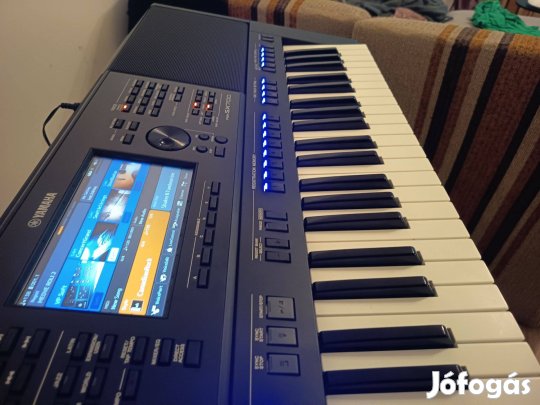 Eladó yamaha psr sx 700