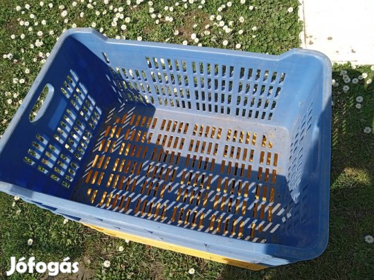 Eladó zöldséges láda 2 db