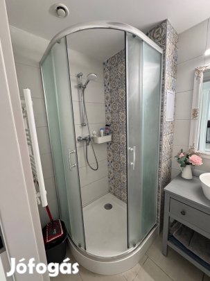 Eladó zuhanykabin tálcával