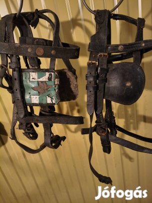 Eladóak póni kantárok egyben.